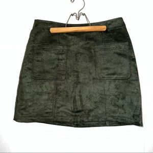Old Navy Faux Suede Olive Mini Skirt, Pockets, Back Zip, Size 8